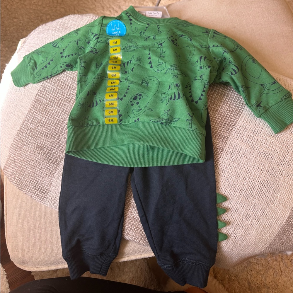 Carter’s 2-piece set